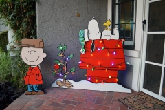 Peanuts display, built as gift for my wife, have a variety of accessories, this is the Christmas setup.